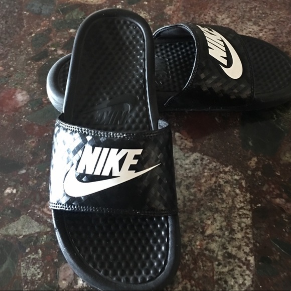 Nike Slides - Picture 2 of 3